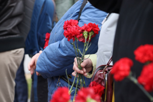 Акция памяти состоялась у стелы «Город трудовой доблести»