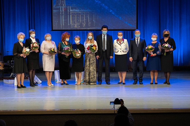 В Екатеринбурге состоялась юбилейная церемония вручения наград «Дочь города – дочь России»