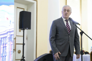 Поздравление Почетного гражданина уральской столицы Якова Силина