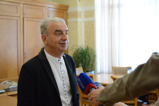 Поздравление Почетного гражданина Владимира Шахрина