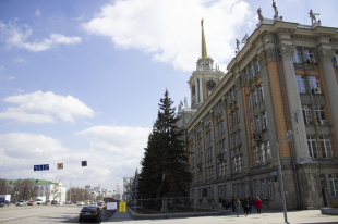 Навстречу жителям: открытие библиотеки, форум, субботник и семейные праздники