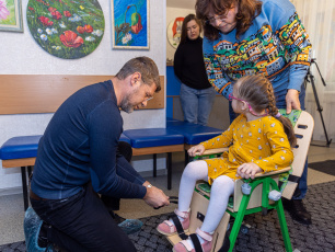 Обещали – сделали: мебель для реабилитации, ремонт комнаты, оборудование для клуба по месту жительства