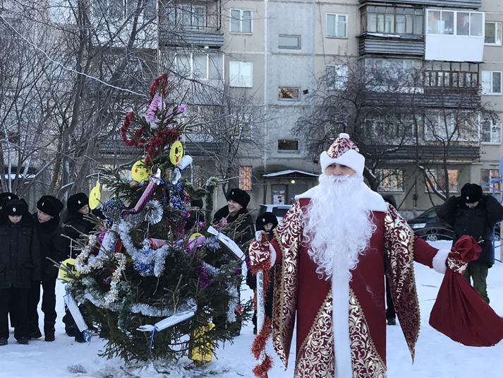 Депутат Григорий Вихарев помог организовать праздник для жителей микрорайона Калиновский