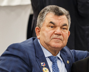 Поздравление Почетного гражданина Екатеринбурга Рафаила Карманова