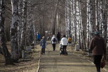Обещали-сделали: обновление мебели в школе и новый светофор на перекрестке 