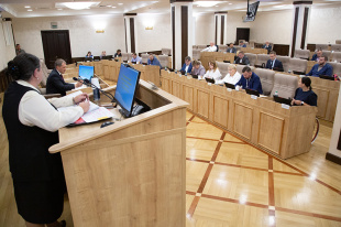 В городской Думе состоялось первое заседание осенней сессии