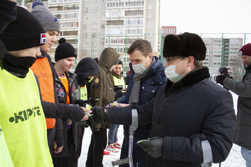 Депутаты гордумы провели урок по ПДД для школьников-спортсменов Чкаловского района