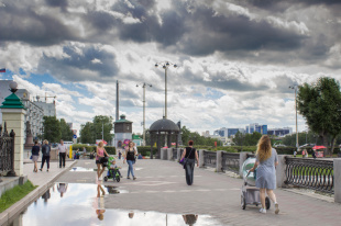 Получение пенсии и гражданства, неприятное соседство. Главные темы с приемов граждан