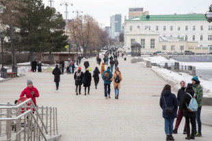 Более 11 000 подростков трудились в Екатеринбурге летом 