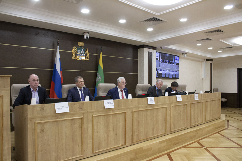 Общественная палата Екатеринбурга обсудила вопросы ЖКХ и благоустройства