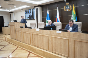 На заседании городской Думы подвели итоги программы по работе с молодежью