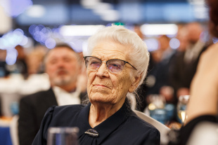 Поздравление Почетного гражданина Екатеринбурга Лидии Худяковой 