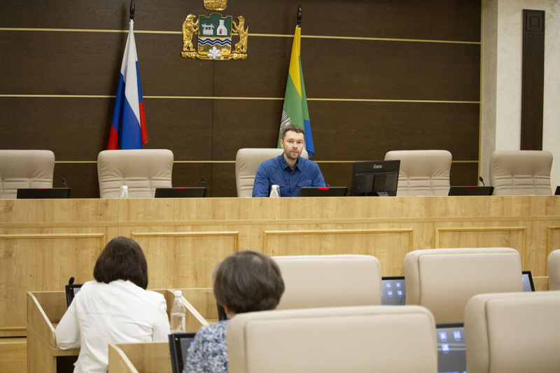 Депутаты подвели итоги вакцинации от COVID-19 в Орджоникидзевском районе