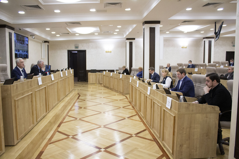 Общественная палата Екатеринбурга обсудила подготовку к отопительному сезону и поддержку бизнеса