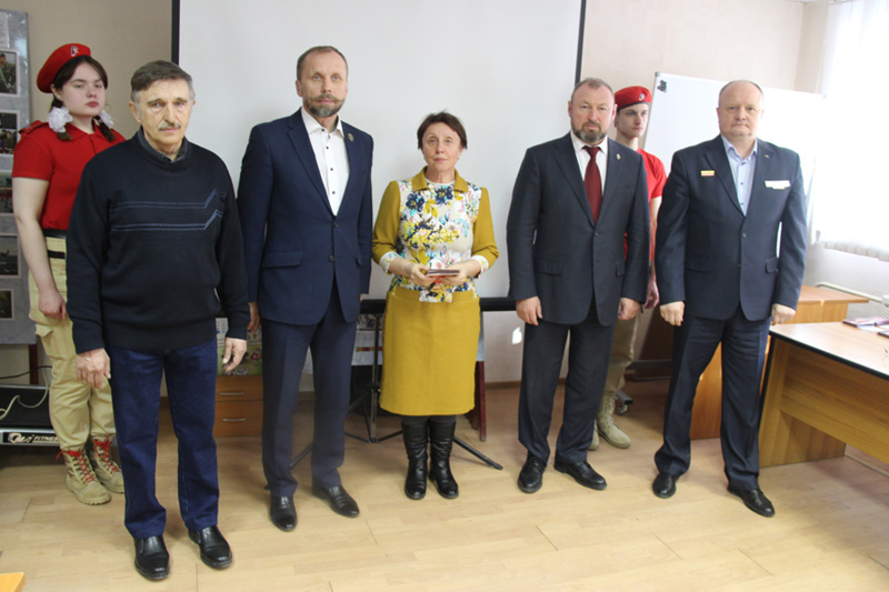 В Железнодорожном районе вручили медали семьям погибших в Афганистане воинов