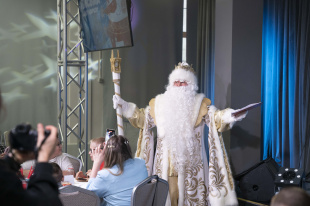 Телескоп, самокат и знакомство с дельфином. Какие детские мечты исполнили депутаты 