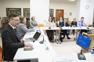 Сезон самокатов: в Екатеринбурге обсудили, как сделать движение СИМ безопасным 