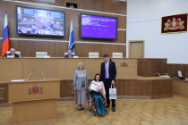 Депутат и сотрудник городской Думы были отмечены в региональном парламенте 
