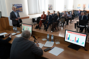 Депутаты побывали в Центре общественного здоровья и медицинской профилактики