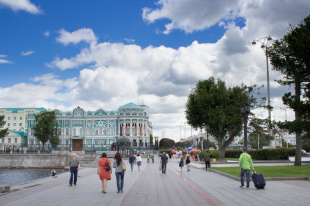 Навстречу жителям: праздники, юбилеи районов и объезды территорий