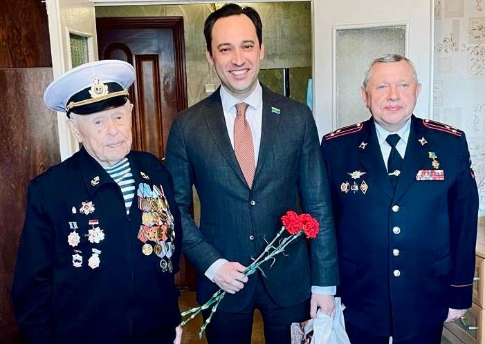 встреча с ветераном ВОВ Александром Дмитриевичем Зверевым..jpg