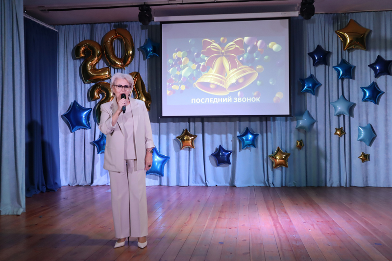 NaZ2YYXG9FE.jpg